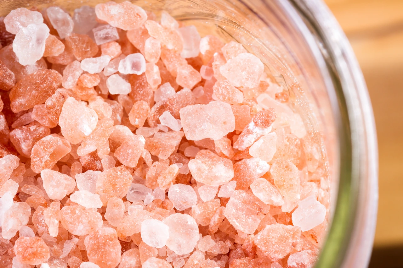 Heap of Himalayan pink salt crystals for bulk Uzbekistan procurement inquiry